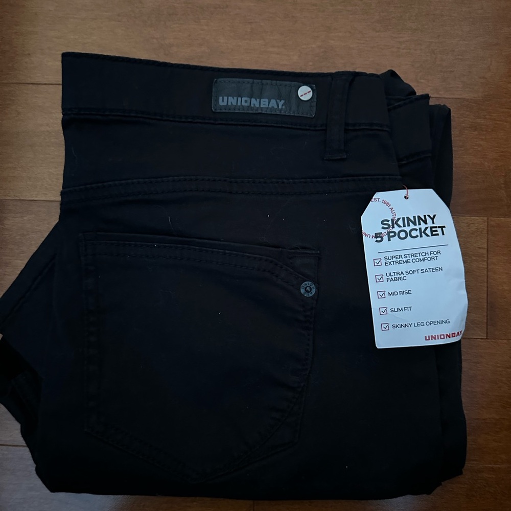 Unionbay Junior’s Black Skinny Pants